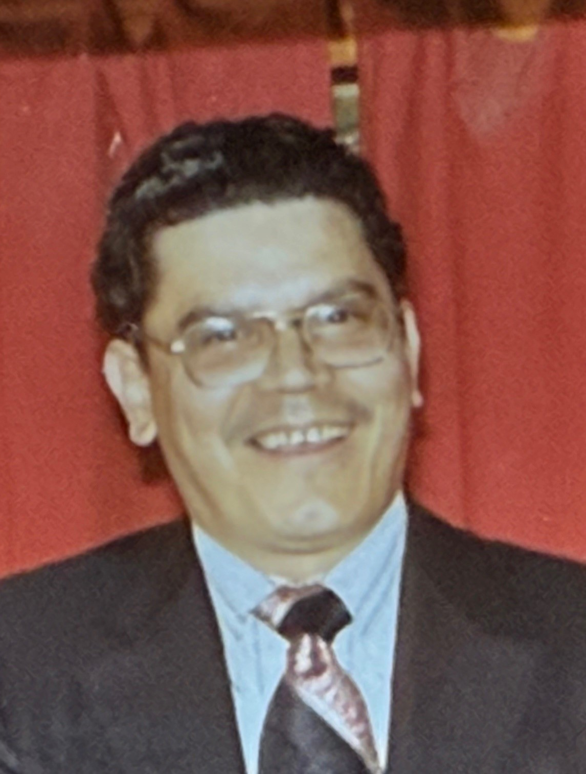 Oscar  Fernandez